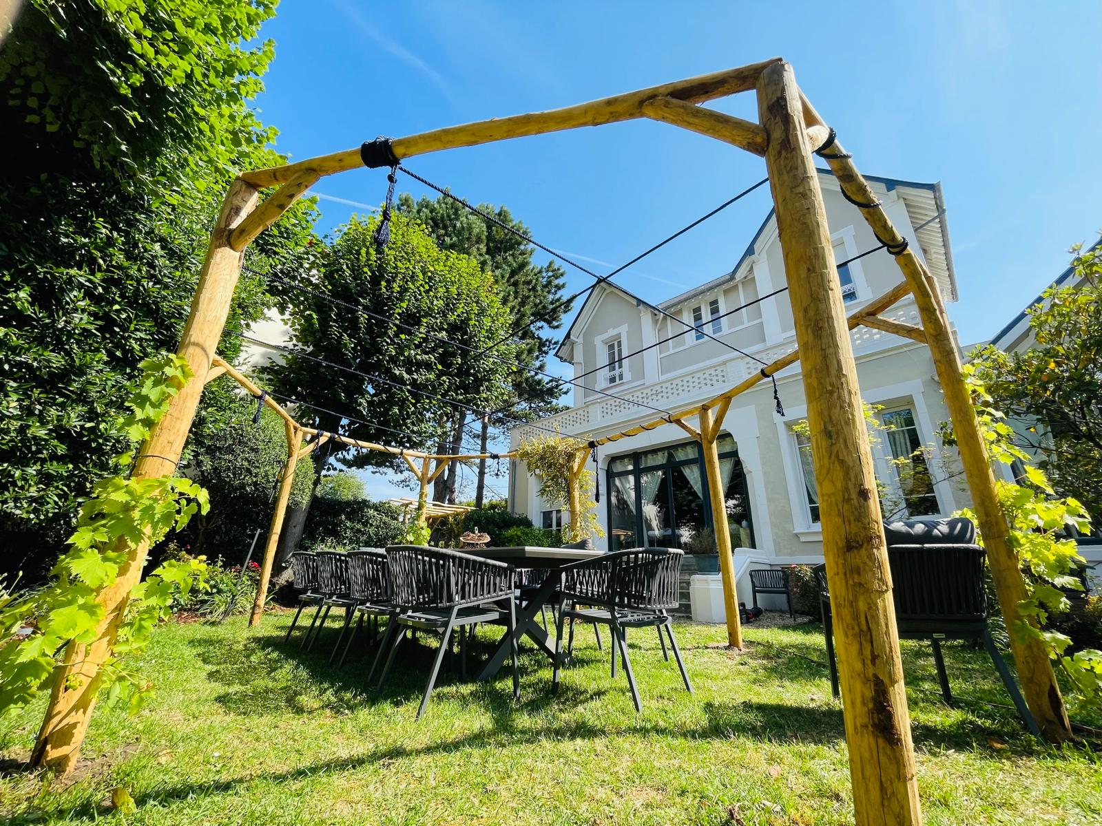 Seconde vue durant la création d'un pergola pour un restaurant