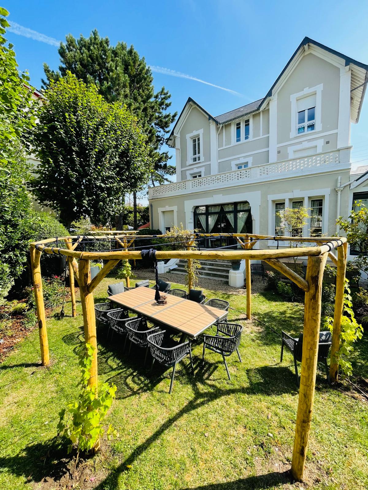 La pergola en cours de réalisation